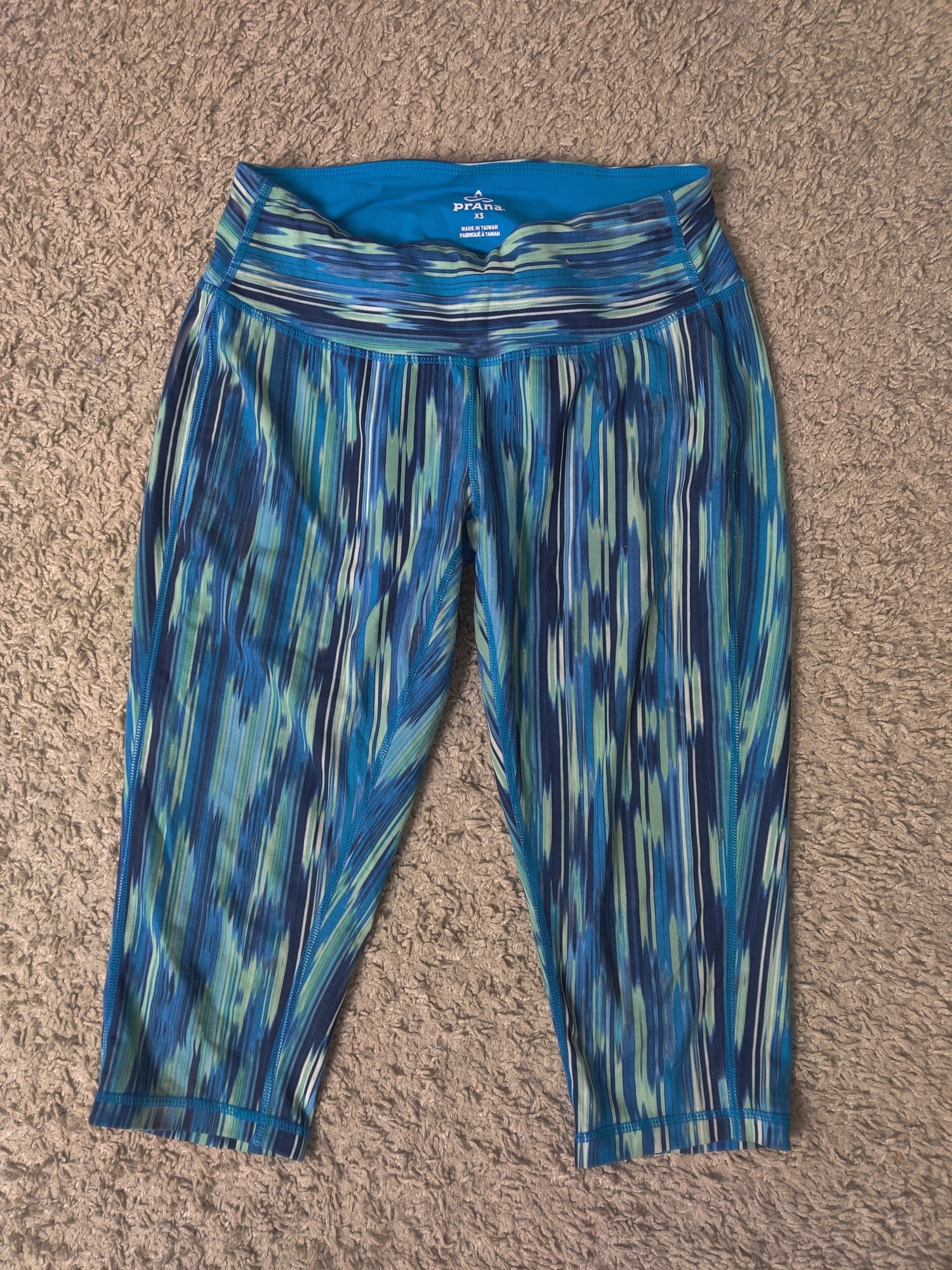 (V) Prana Women leggings Capri sport running hiking gym sz XS  - Picture 2 of 9