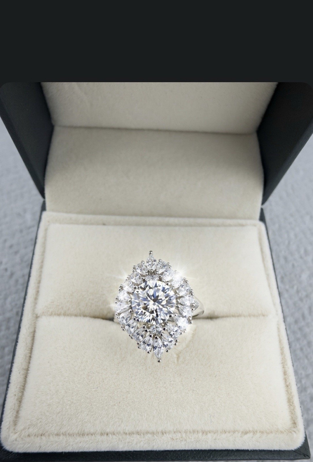 Exquisite Moissanite 925S Silver HaloRing AdjustableSize 1CT