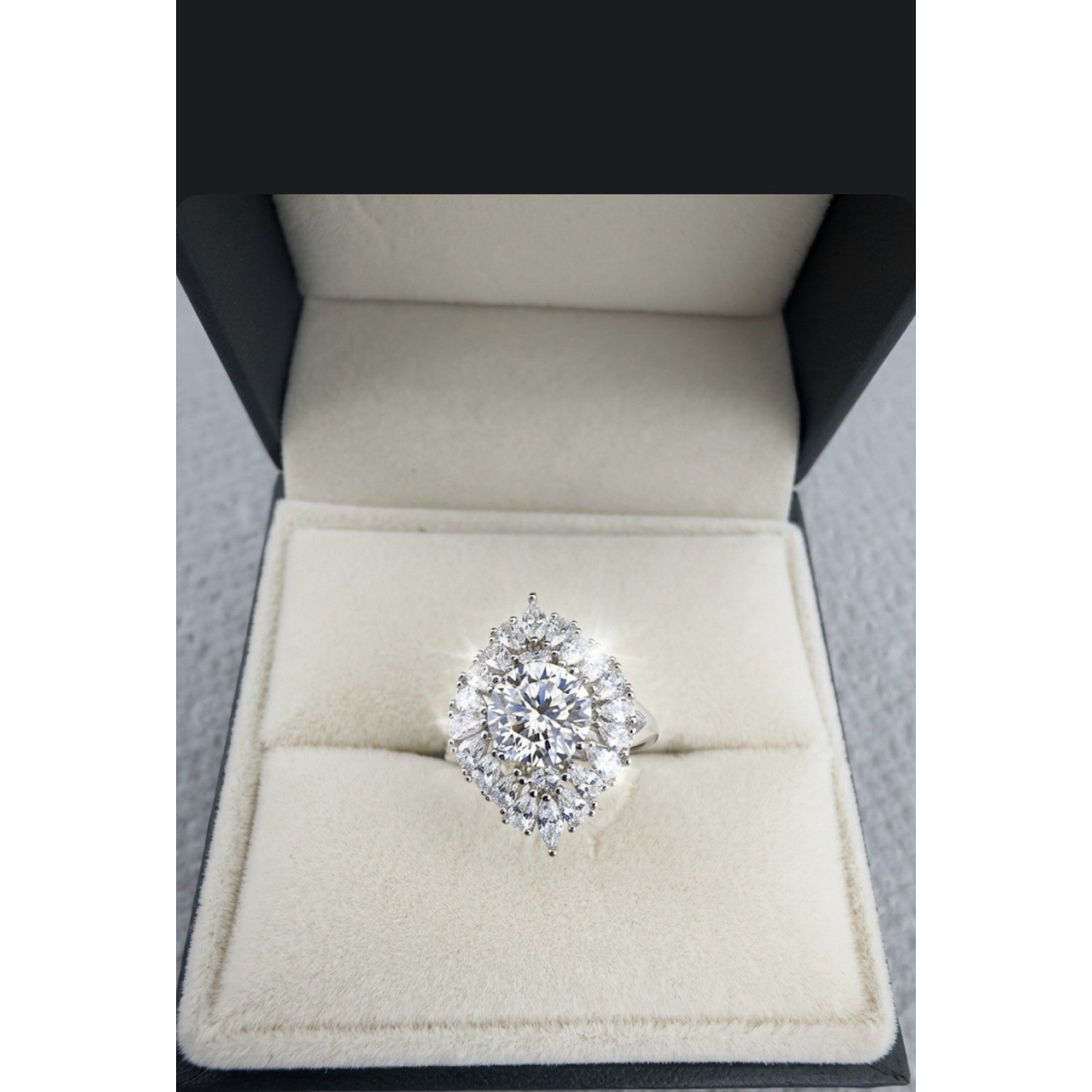 Exquisite Moissanite 925S Silver HaloRing AdjustableSize 1CT